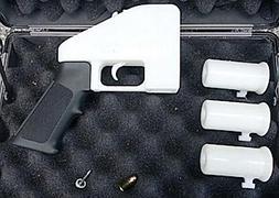 'Liberator' es la primera pistola impresa en 3D que puede disparar munición real. EFE/
