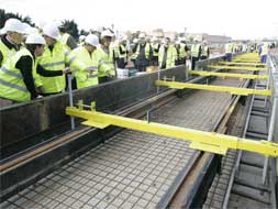Montaje de las primeras vías del metro de Málaga