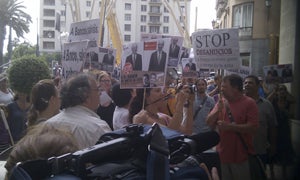 Los 'indignados', esta mañana en calle Larios. / Rossel Aparicio/