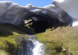 El deshielo en Sierra Nevada proporciona imágenes de gran belleza. Ignacio Henares/