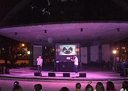 Una de las actuaciones de la noche.:: S.A./