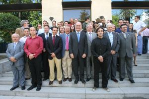 HOMENAJE. Los galardonados, junto a los asistentes./