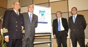 ACTO. Álvaro Hoyero, Luis Merino, Juan de la Cruz Vázquez y Elías Bendodo. / MARÍA SÁNCHEZ/