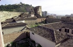 Partes del poblado del siglo XI fueron reconstruidas en los años setenta. /CARLOS MORET/