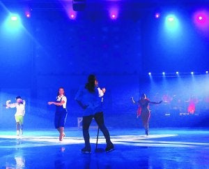 EXHIBICIÓN. Los protagonistas realizan impresionantes piruetas y acrobacias aéreas./