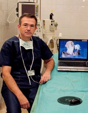 El doctor Tomás Gómez Cía. ::
SUR/