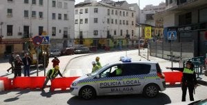 Metro de Málaga recomienda circular por la calle Gabriel Celaya y la avenida de Las Américas. :: ÁLVARO CABRERA/
