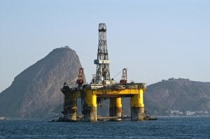 Repsol utilizó esta plataforma en Brasil; en Málaga, sin embargo, sería de menor tamaño. :: SUR/