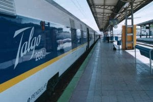 Un tren en la estación. ::
SUR/