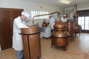 Alambiques para la producción del caldo. ::
J-L./