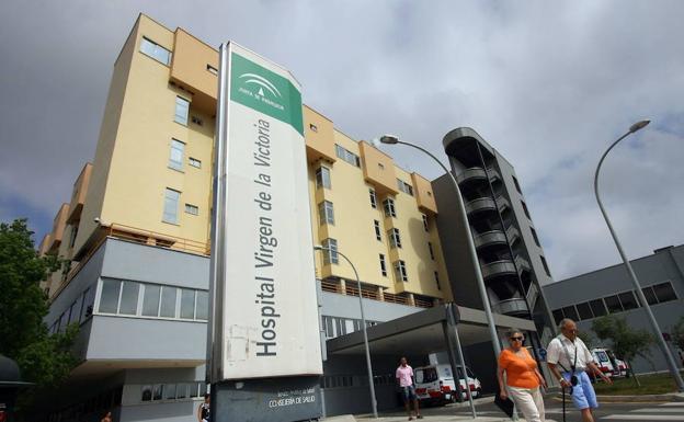 El varón ha sido trasladado hasta el hospital ClÃnico/