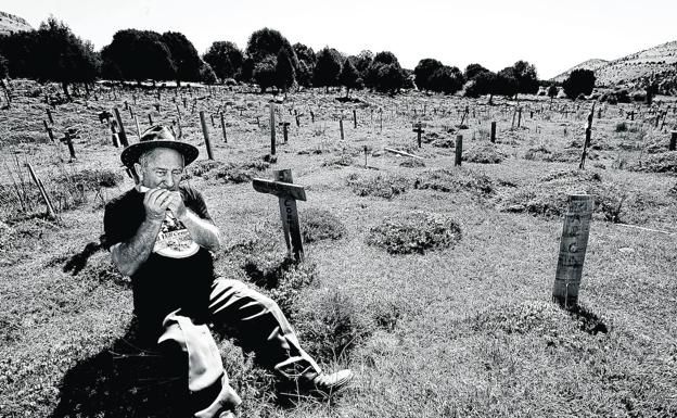 Domingo Contreras, en el cementerio de Sad Hill de la película 'El bueno, el feo y el malo'./