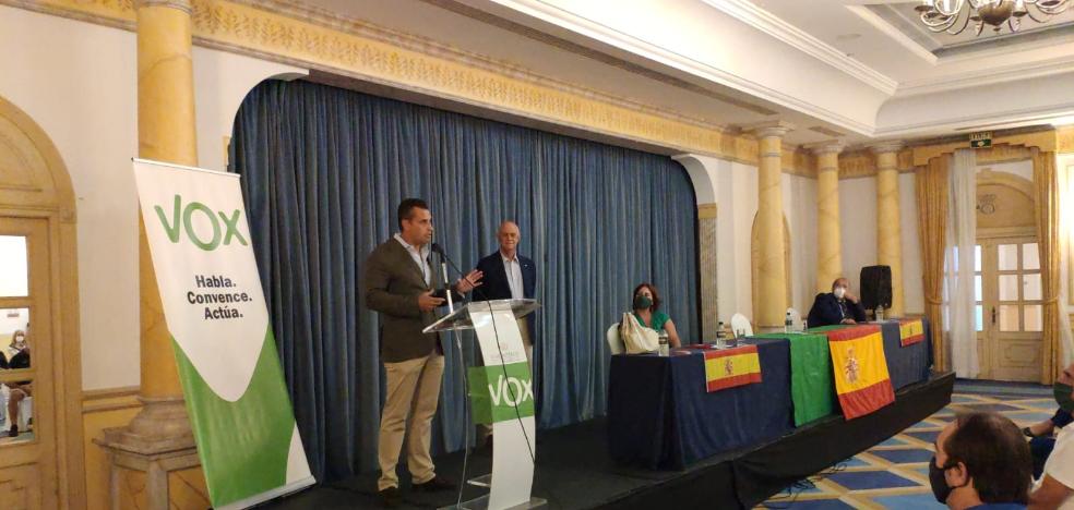 Vox impide la reunión de afiliados en plenas primarias para elegir a su nuevo presidente en Málaga 2 Vox impide la reunión de afiliados en plenas primarias para elegir a su nuevo presidente en Málaga 2