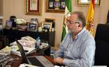 Joaquín Villanova, en una reunión telemática en su despacho tras su vuelta al trabajo./SUR