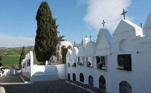 El cementerio de San Sebastián es uno de los monumentos más conocidos de Casabermeja/J. A.