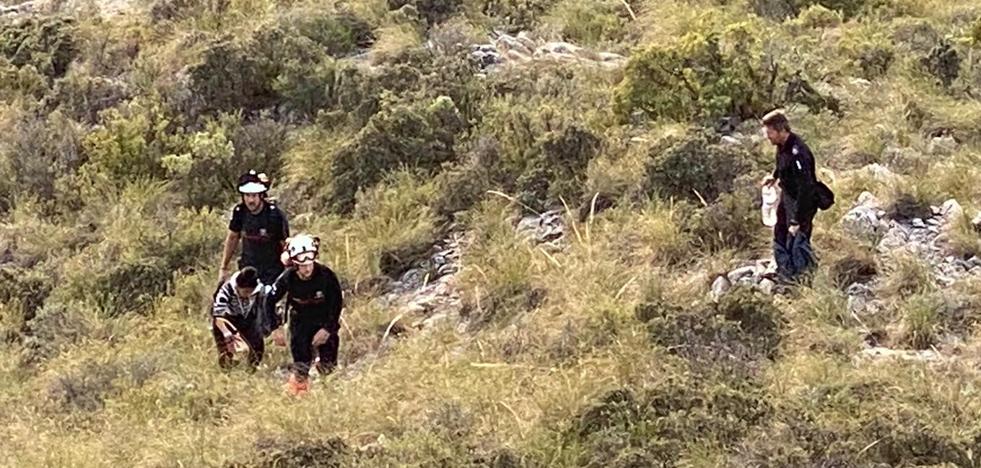 Rescatan a una senderista perdida en la ruta del Pico del Cielo en Nerja 2 Rescatan a una senderista perdida en la ruta del Pico del Cielo en Nerja 2