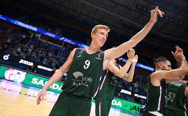 Alberto Díaz celebra la victoria en el encuentro de la primera vuelta ante el Buducnost./EUROCUP