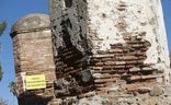 Muestras de deterioro captadas años atrás en el castillo de Gibralfaro./SUR