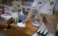 Imagen de archivo de una farmacia./SUR