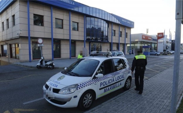 Imagen de la Jefatura de la Policía Local de Marbella, a la que pertenecen los dos funcionarios lesionados. /SUR