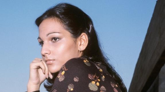 La vida al límite de Charo Vega: íntima de Carmina Ordoñez, exnovia de Serrat y estrella de la tele al salir del psiquiátrico