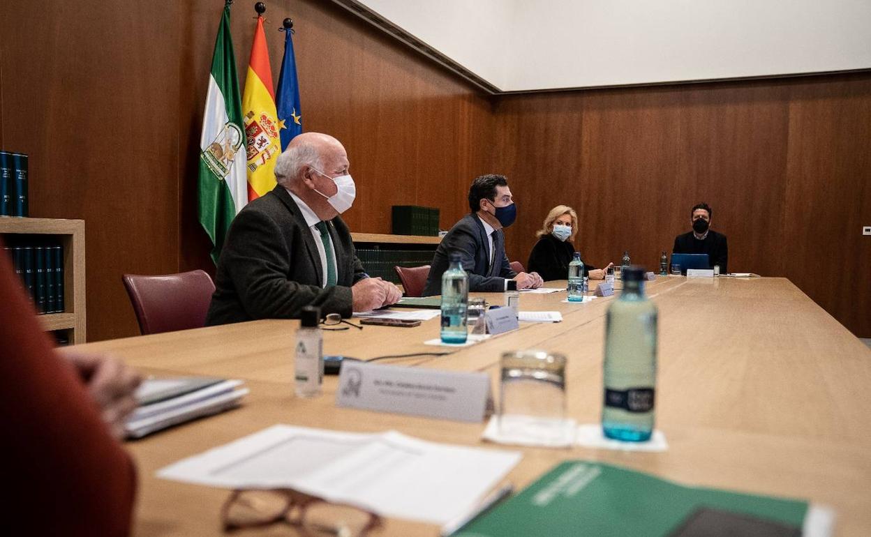 Andalucía Restricciones: La junta sigue adelantando la reunión de sus comités territoriales de alarma por Semana Santa 2 La Junta Directiva sigue impulsando la reunión de sus comités territoriales de alarma por Semana Santa