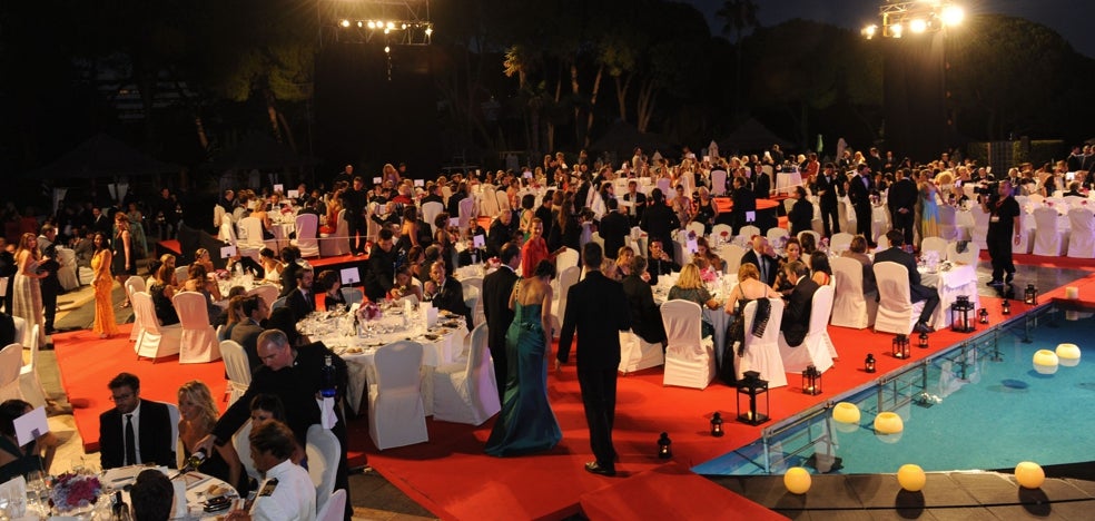 Luis Fonsi y María Bravo, anfitriones de la gala Global Gift de Marbella - Vimarsana News