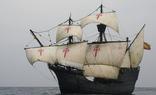 La Nao Victoria en alta mar./