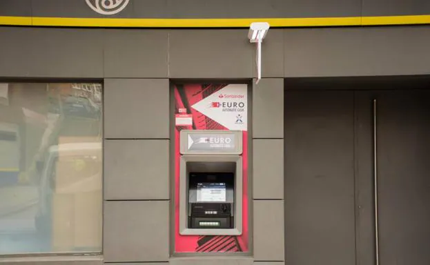 Correos instala cajeros automáticos en las comunidades rurales de Málaga, Almería y Cádiz