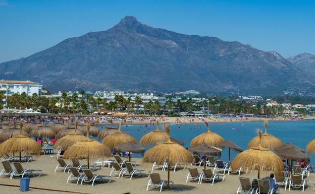 Málaga, la provincia andaluza con más banderas azules tras la incorporación de tres nuevas este verano