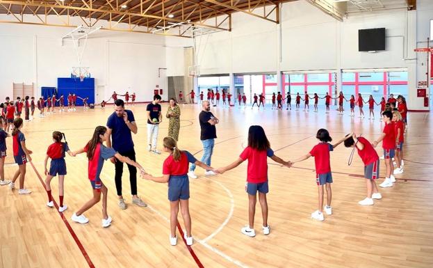 Más de 700 estudiantes de Secundaria, Bachillerato y Ciclos Formativos  retoman las clases del curso 2022/23 en el Colegio El Pinar | Diario Sur