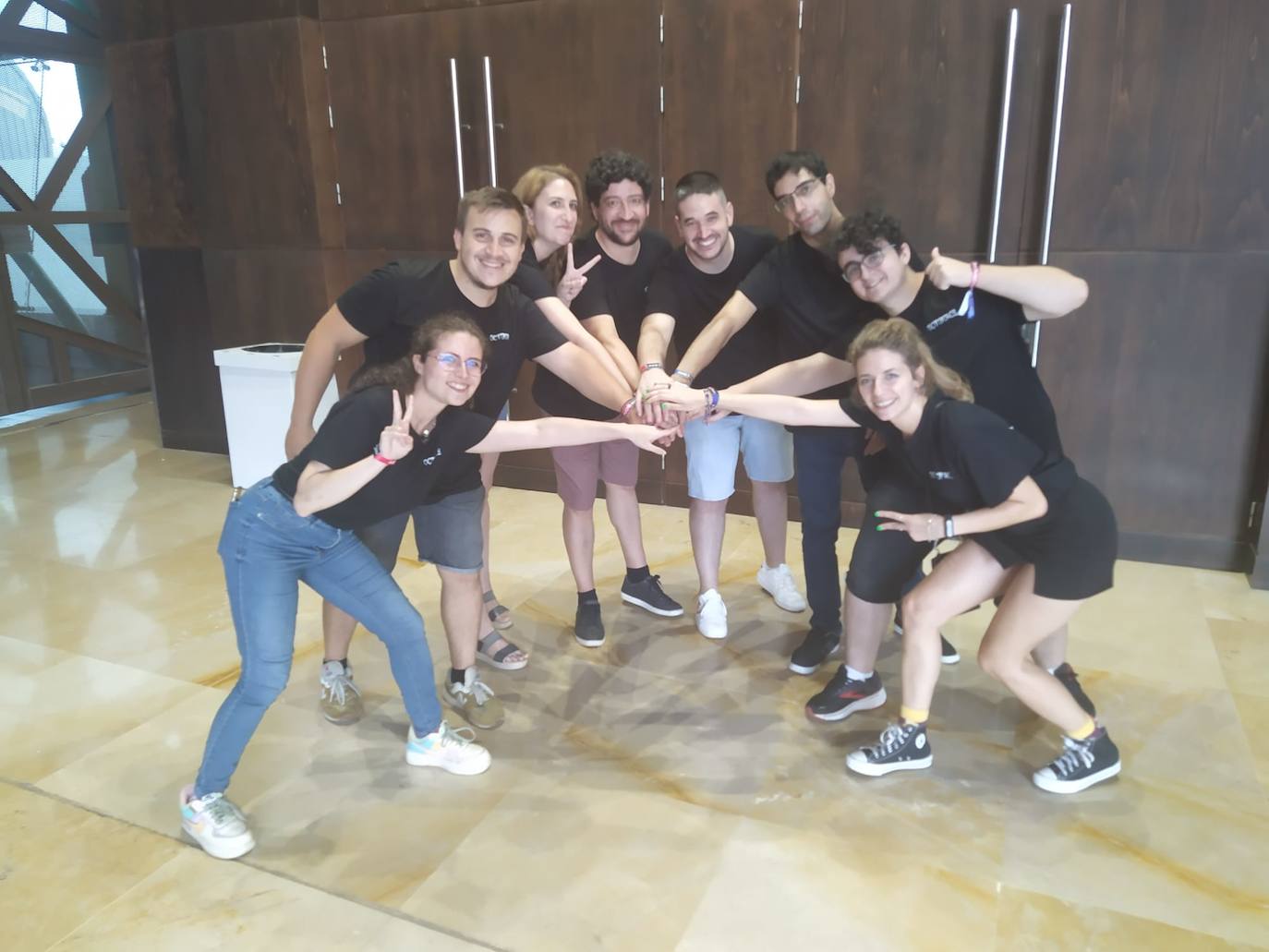 Equipo de 'Octoforce Games': Virginia Montes, Fernando Pérez, Gema Muñoz, Darío Bonill, Franciso Osuna, David Guerrero, Antonio Fernández y Sandra Bayona 