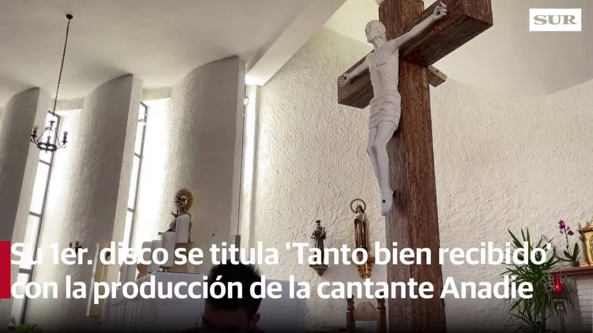 El cura de La Cala de Mijas lanza su primer trabajo musical como cantautor para «acercar a la gente a Dios» y conseguir fondos para Cáritas
