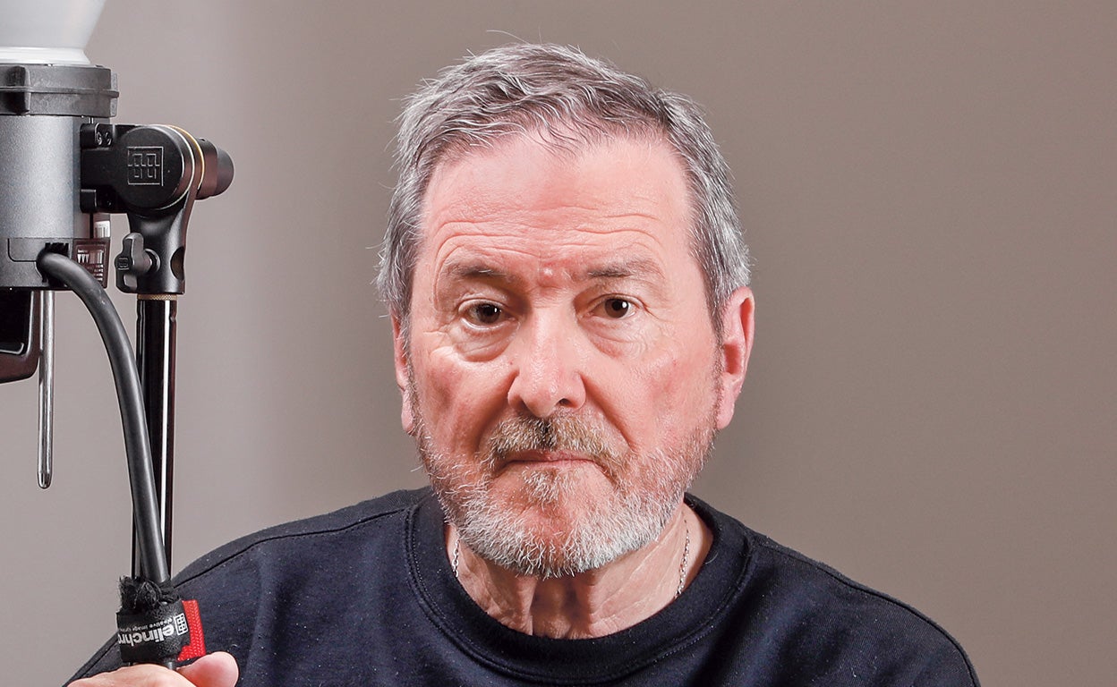 J. J. Benítez: «Guardo la rueda rajada del Mercedes de Bárbara Rey con la que intentaron asesinarla»