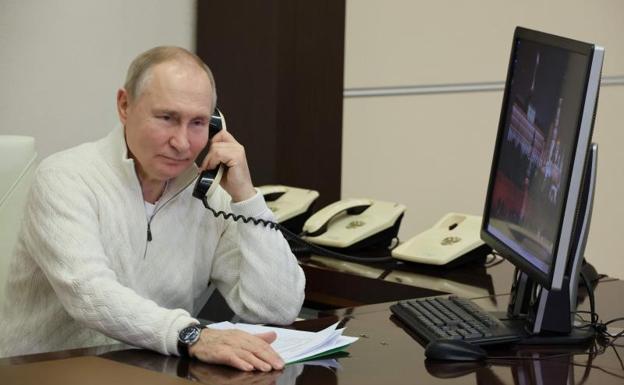 El presidente ruso, Vladímir Putin, este jueves en su residencia a las afueras de Moscú.