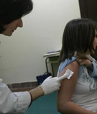 Los Pediatras Instan A Incluir La Vacuna De La Meningitis B En El ...