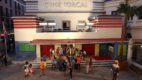 El actor de ‘Solo en Casa’ graba un anuncio en el Teatro Cine Torcal