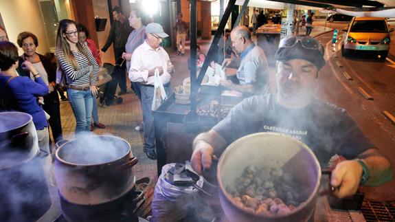 Resultado de imagen de fotos de castaÃ±as asadas, diario sur