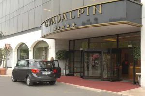 El hotel Guadalpín Marbella cierra sus puertas y deja en ...